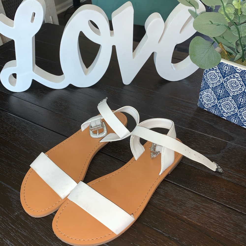 White forever 21 sandals